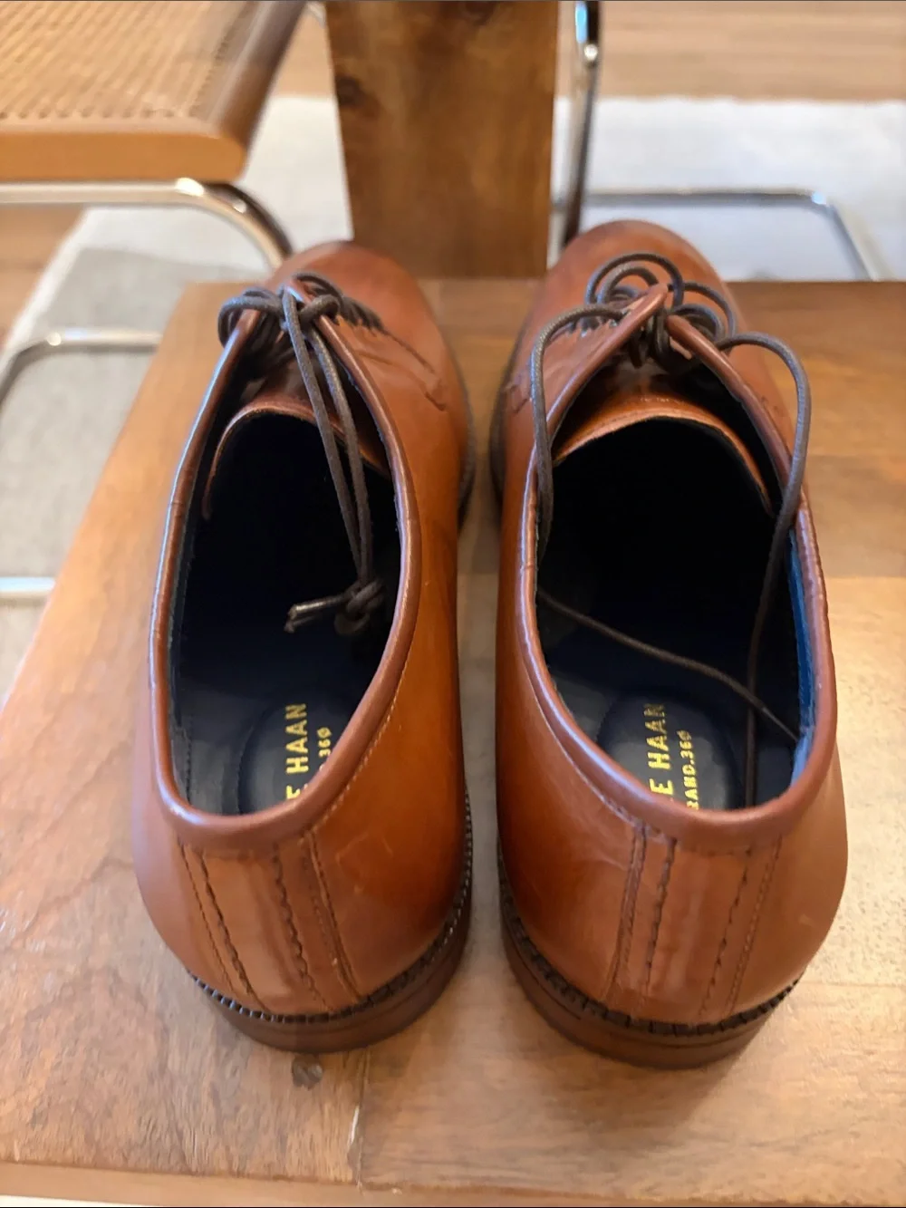 Classic Men's Leather Derby Shoes in Tan